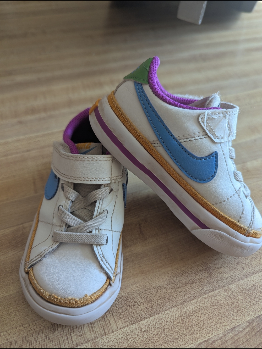Nike Legacy Sneakers